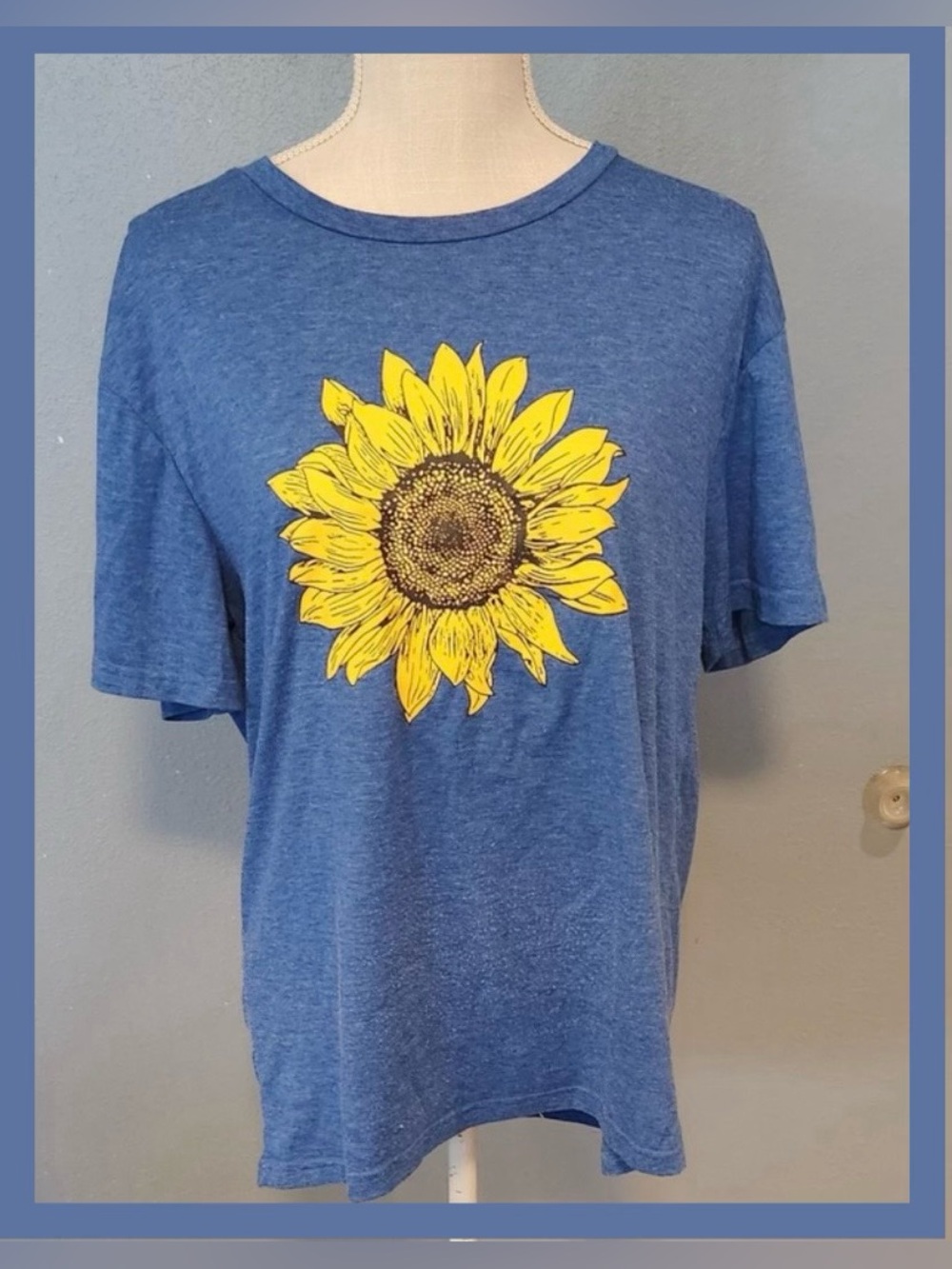 XL Blue Short Sleeve Tee with Pretty Yellow Sunflower Graphic Cotton Blend
